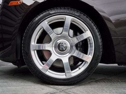 Used 2014 Rolls-Royce Wraith image 3