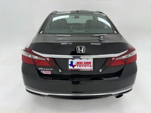 Used 2017 Honda Accord EX-L image 39