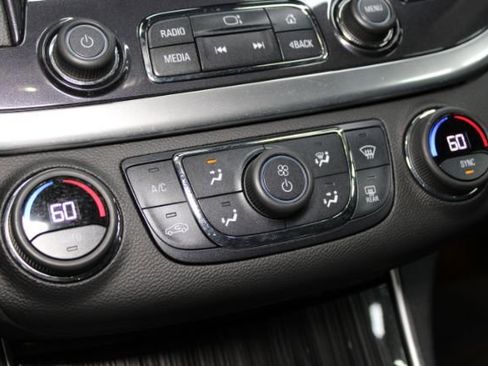 Used 2017 Chevrolet Impala LT image 17