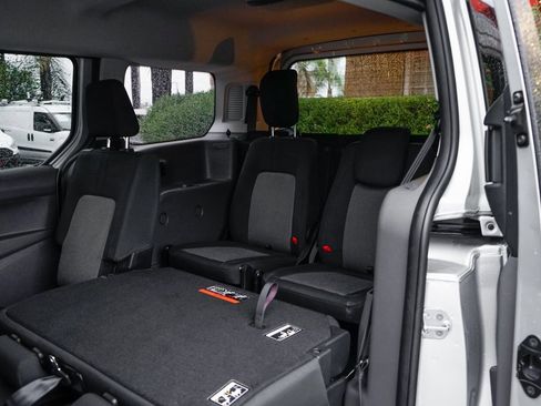 Used 2021 Ford Transit Connect XL image 31