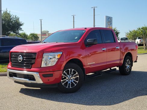 Used 2021 Nissan Titan SV w/ SV Convenience Package RWD image 32