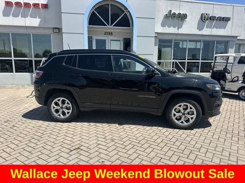 Certified 2025 Jeep Compass Latitude AWD/4WD image 5