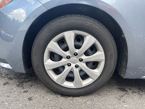 Used 2025 Toyota Corolla LE image 11