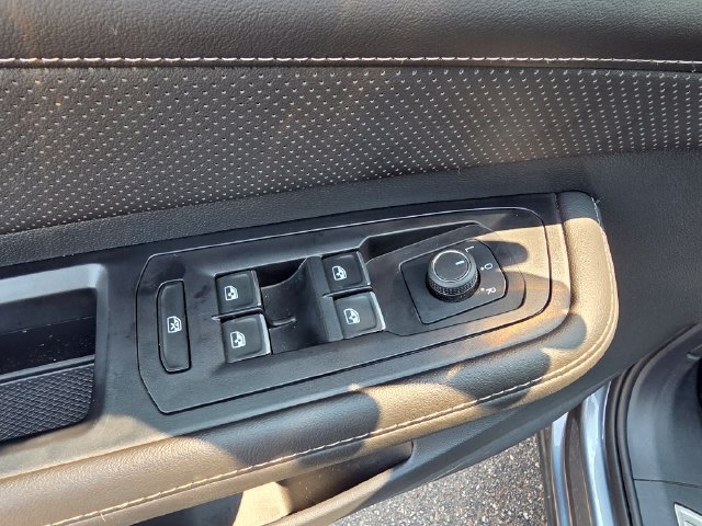 Used 2024 Volkswagen Atlas SE AWD/4WD image 19
