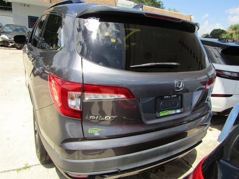 Used 2021 Honda Pilot Special Edition image 3