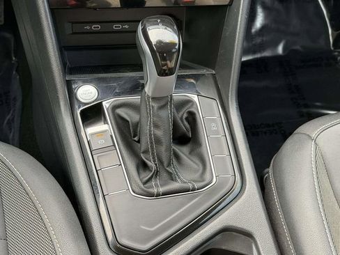 Used 2024 Volkswagen Taos SE image 17