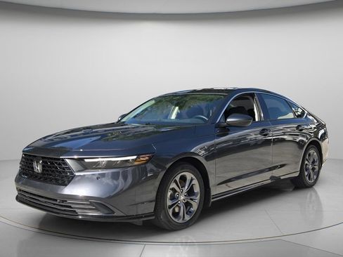 Used 2023 Honda Accord EX-L image 6