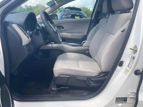 Used 2016 Honda HR-V EX image 9