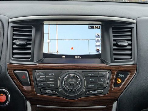 Used 2017 Nissan Pathfinder Platinum w/ Midnight Edition Package image 29