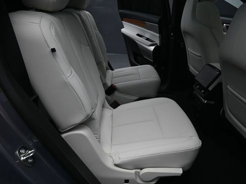 New 2026 Cadillac Vistiq Luxury image 22