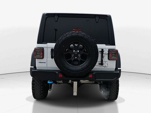 Used 2024 Jeep Wrangler Unlimited image 6