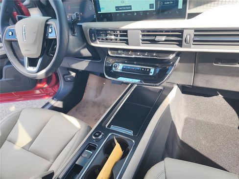 New 2026 Lincoln Corsair Premiere image 26