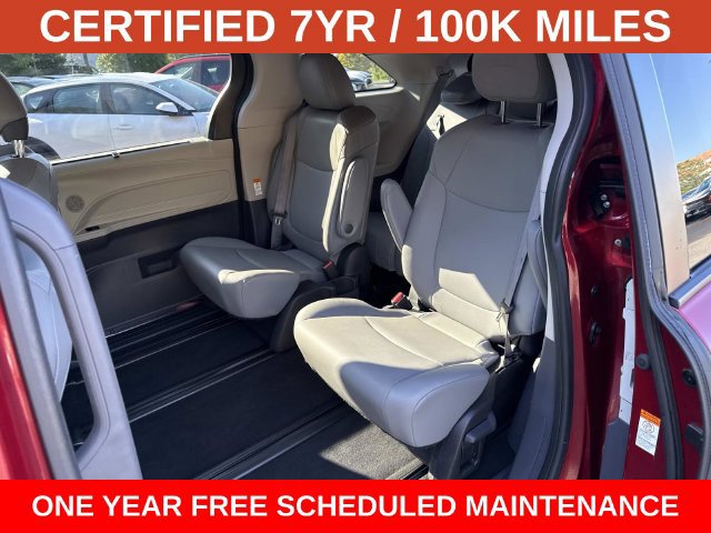 Used 2022 Toyota Sienna XLE AWD/4WD image 17