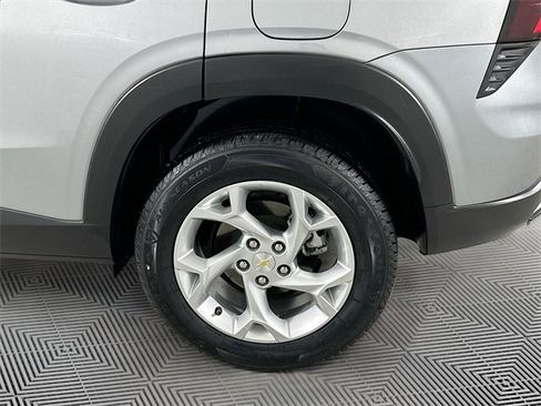 Used 2024 Chevrolet Trax LS w/ LS Convenience Package image 30