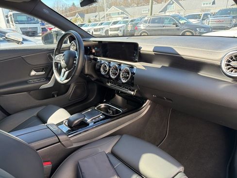 Used 2023 Mercedes-Benz CLA 250 4MATIC image 41