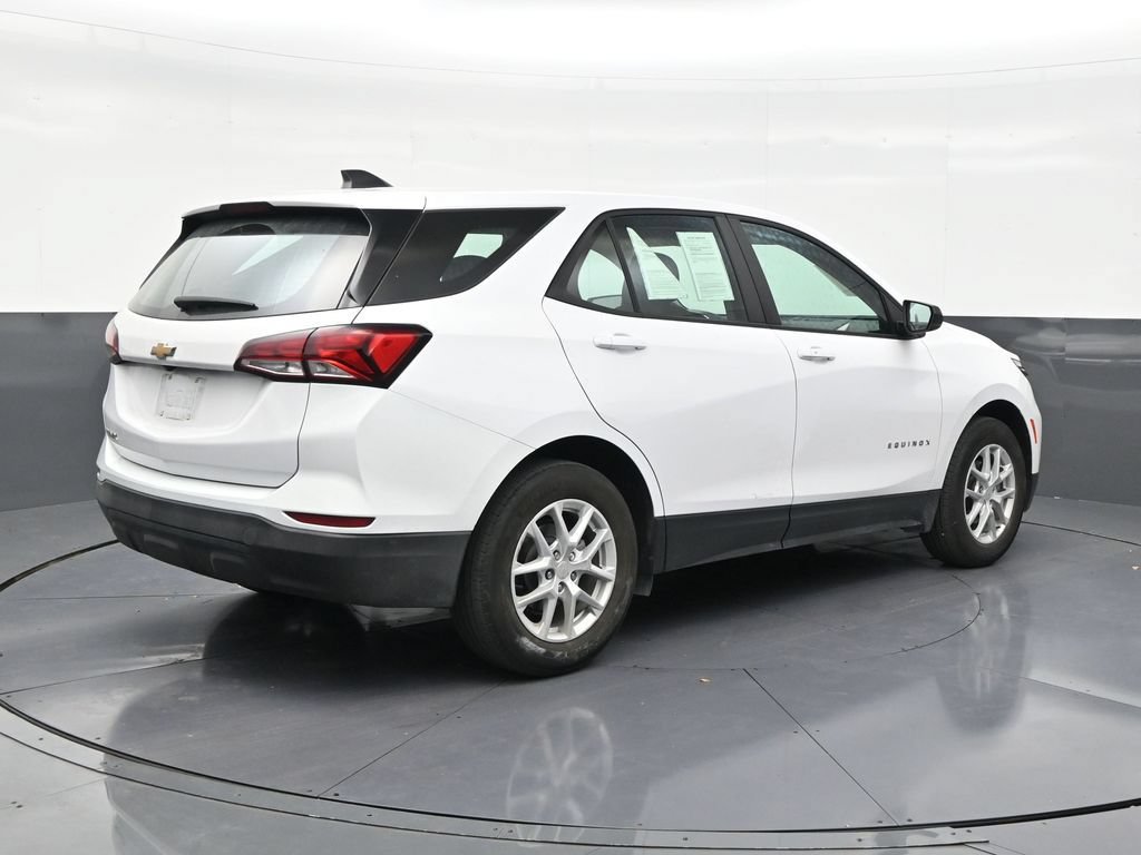 Used 2024 Chevrolet Equinox LS w/ Driver Confidence II Package FWD image 5