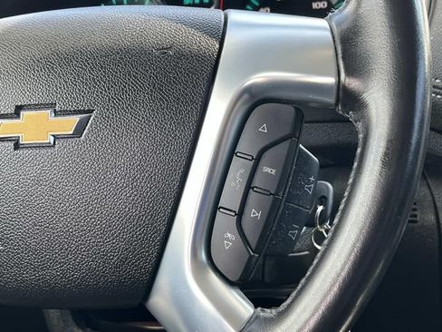 Used 2017 Chevrolet Traverse LT w/ Style and Technology Package FWD image 17