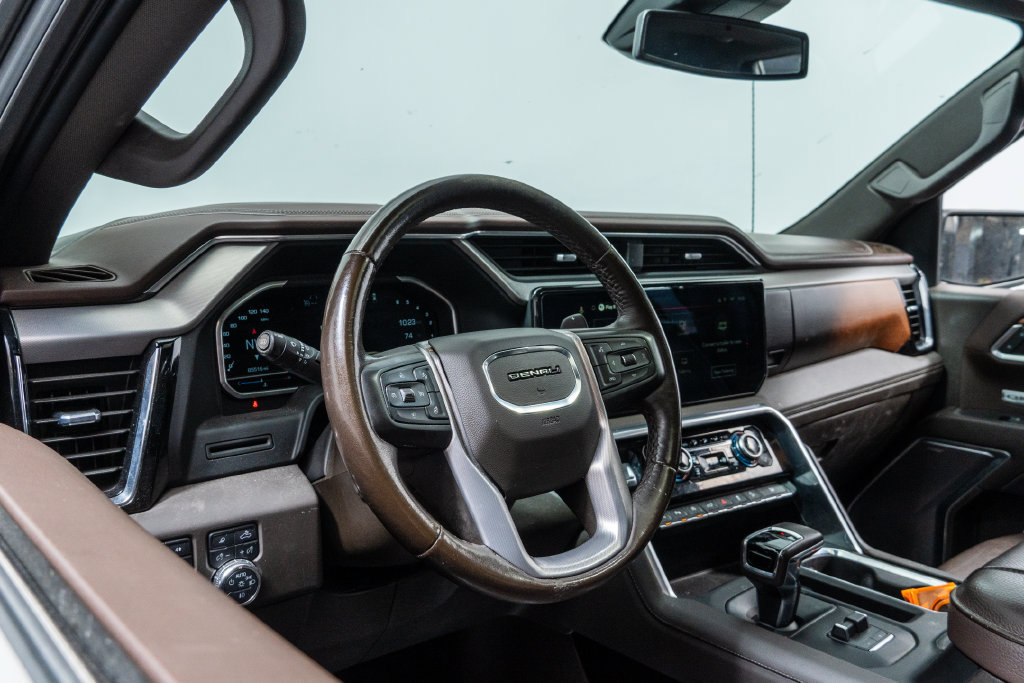 Used 2023 GMC Sierra 1500 Denali AWD/4WD image 4