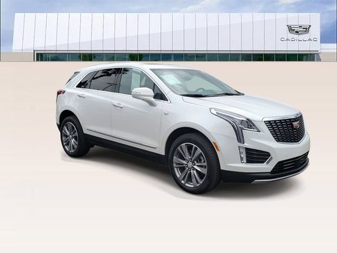 Used 2026 Cadillac XT5 Premium Luxury w/ Driver Assist Package FWD image 2