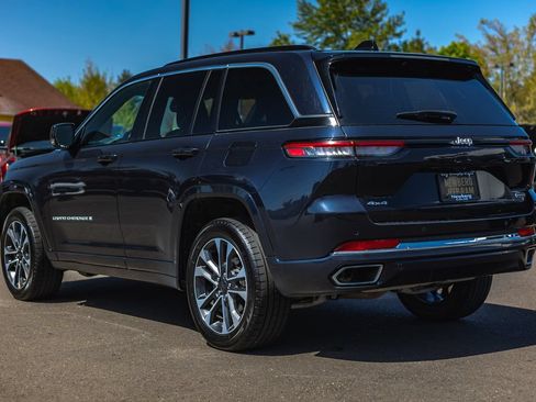 Used 2024 Jeep Grand Cherokee Overland AWD/4WD image 11