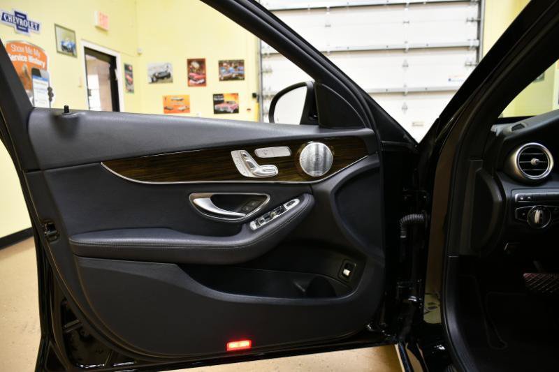 Used 2019 Mercedes-Benz C 300 4MATIC Sedan image 24