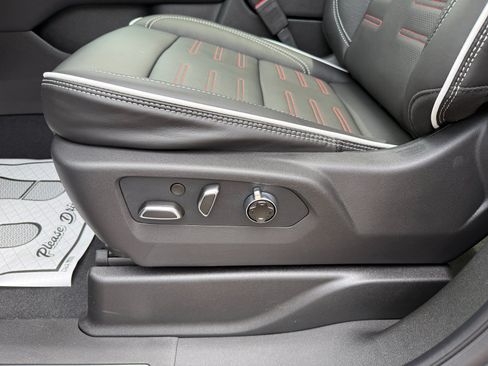New 2026 GMC Yukon AT4 Ultimate w/ LPO, Floor Liner Package AWD/4WD image 27