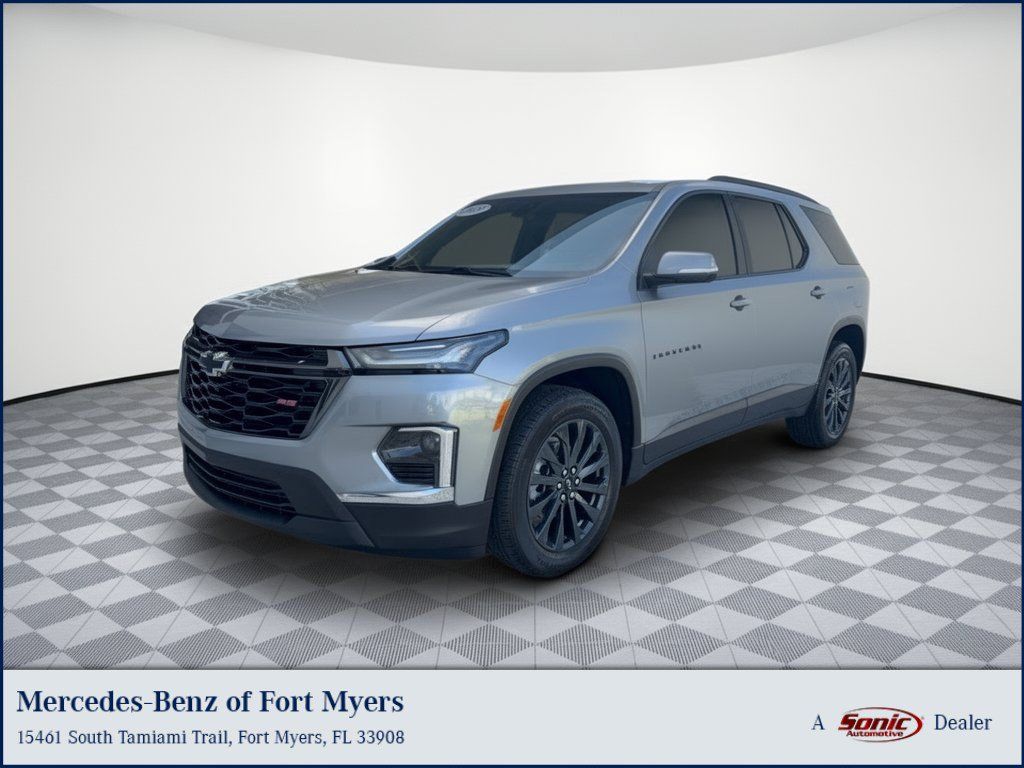 Used 2023 Chevrolet Traverse RS FWD image 1