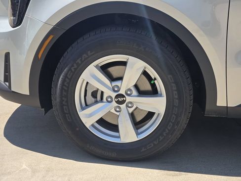 New 2026 Kia Sorento LX FWD image 9