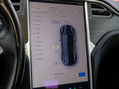 Used 2016 Tesla Model S 70D image 30