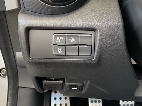 New 2026 MAZDA MX-5 Miata Club w/ Interior Package RWD image 22