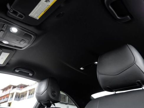 Used 2017 Cadillac ATS V w/ Luxury Package image 39