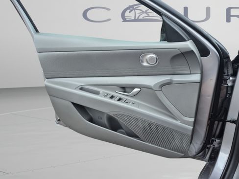 Used 2025 Hyundai Elantra Hybrid w/ Cargo Package FWD image 20