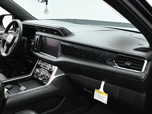 Used 2024 GMC Yukon Denali image 39