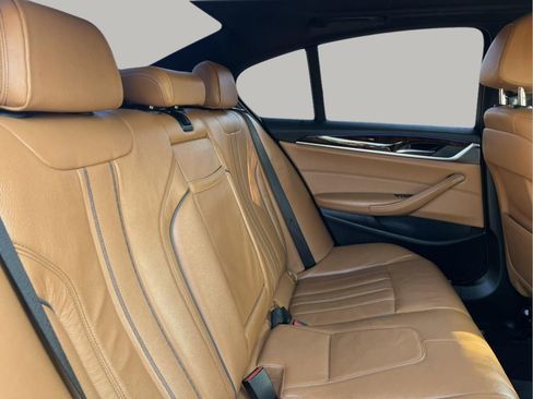Used 2019 BMW 530i xDrive w/ Premium Package image 32