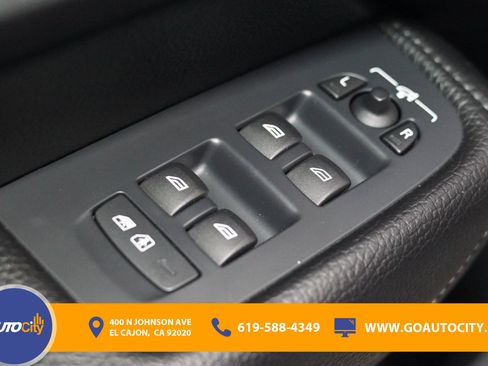 Used 2019 Volvo XC60 T8 Inscription w/ Advanced Package image 27