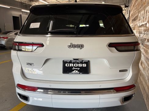 New 2025 Jeep Grand Cherokee L Overland w/ Trailer Tow Package image 22