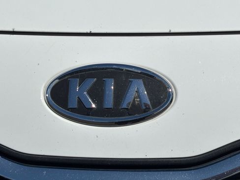 Used 2013 Kia Rio EX w/ Convenience Pkg FWD image 9