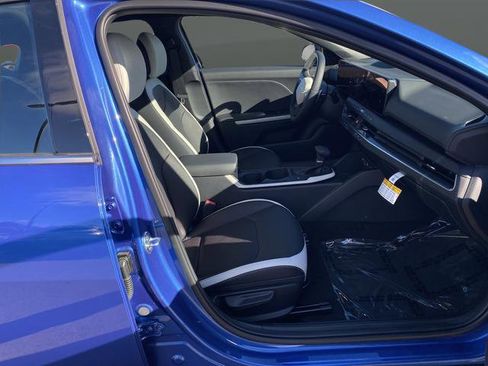 New 2025 Kia K4 GT-Line w/ GT-Line Premium Package image 34