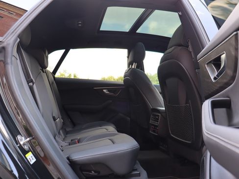 Used 2023 Audi Q8 Premium Plus AWD/4WD image 17