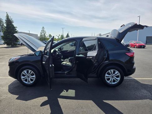 Used 2022 Ford Escape S image 18