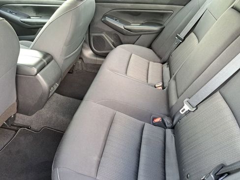 Used 2024 Nissan Altima 2.5 SV image 21