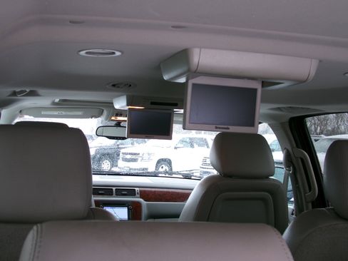 Used 2013 Chevrolet Suburban LTZ image 53