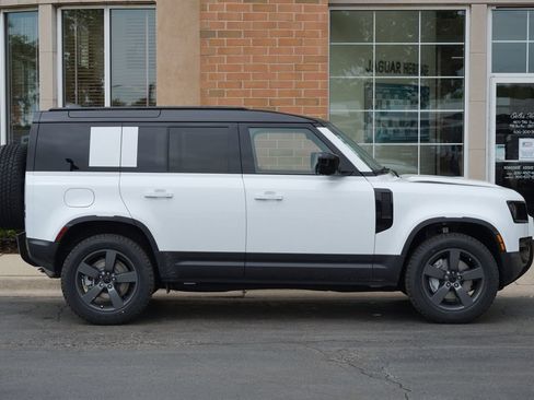 Used 2026 Land Rover Defender 110 S AWD/4WD image 7