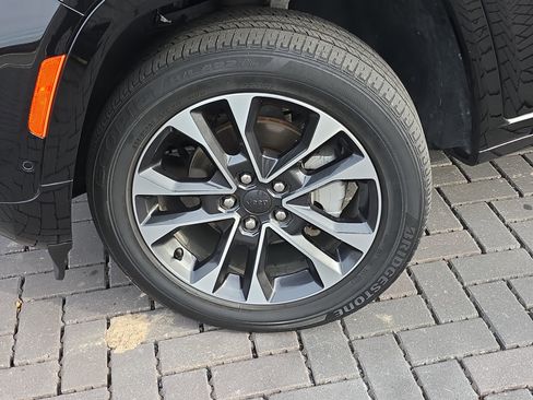 Used 2022 Jeep Grand Cherokee Overland image 12