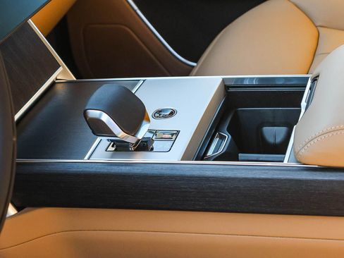 New 2026 Land Rover Range Rover SE image 30