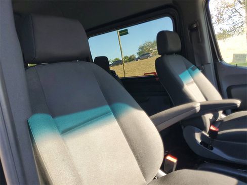 Used 2024 Mercedes-Benz Sprinter 2500 image 9
