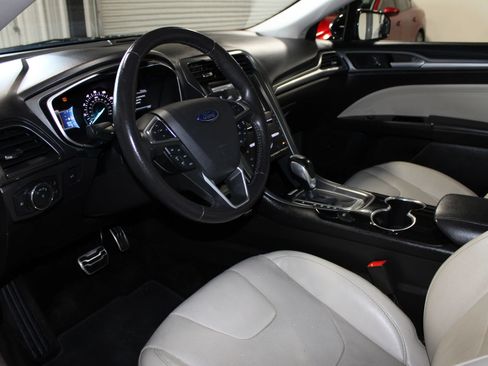 Used 2016 Ford Fusion Titanium AWD/4WD image 21