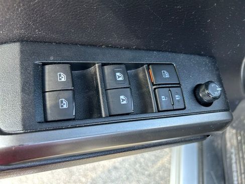 Used 2020 Toyota Tacoma Limited AWD/4WD image 18