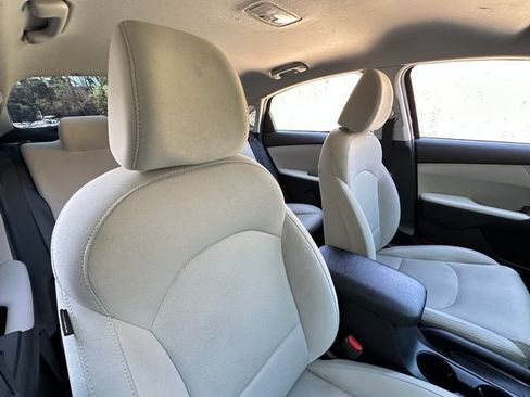 Used 2023 Kia Forte LXS w/ LXS Technology Package FWD image 33