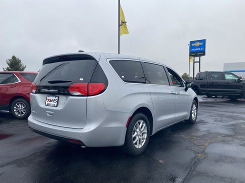 New 2026 Chrysler Voyager LX FWD image 8